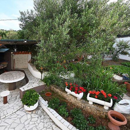 Apartment Mihovilovic Слатине Екстериор снимка