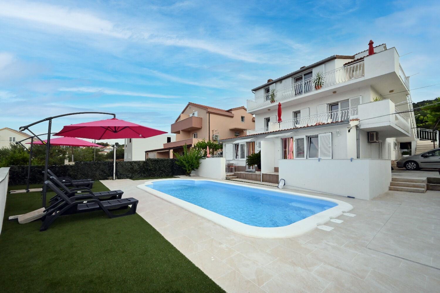Apartment Mihovilovic Слатине Екстериор снимка